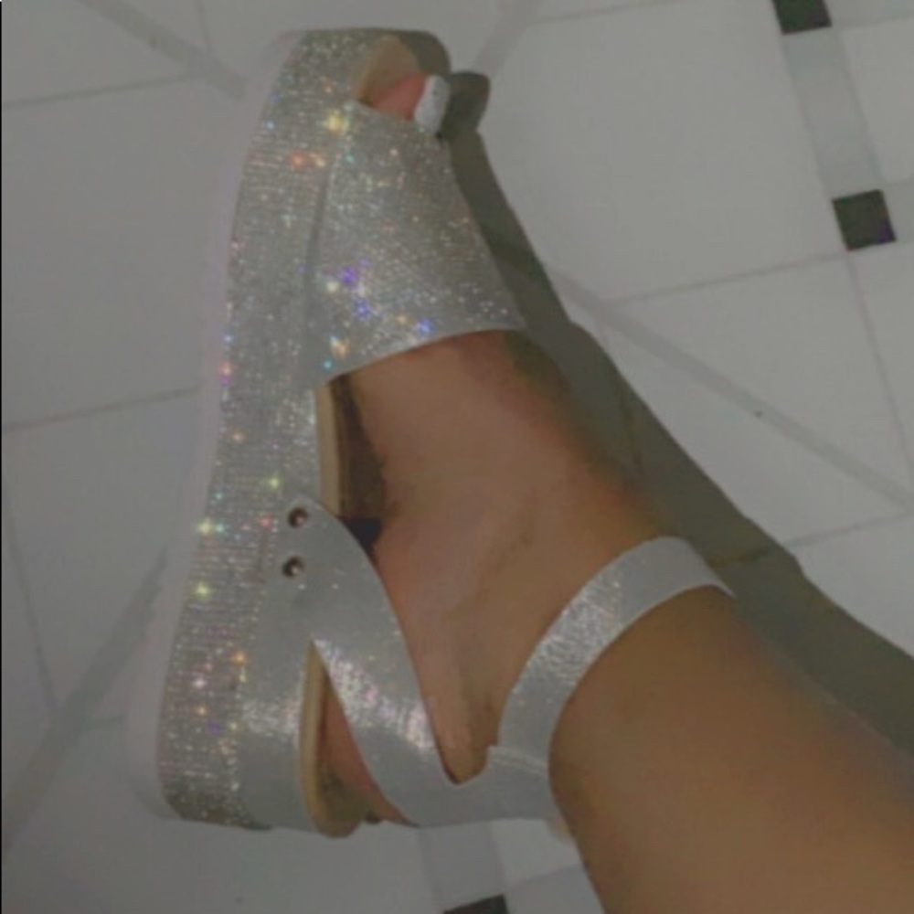 Women’s rhinestoned Sandals in silver